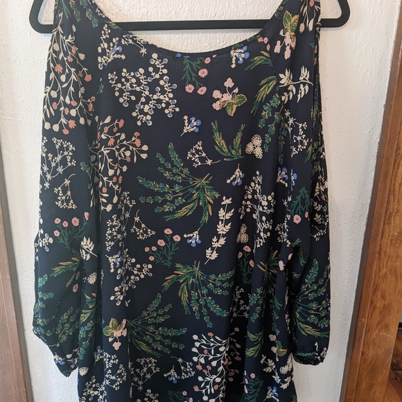 Le Lis Size 3x Cold Arm? Blouse Blue/Green Flowers and Leaves BEAUTIFUL!!! - Picture 5 of 6